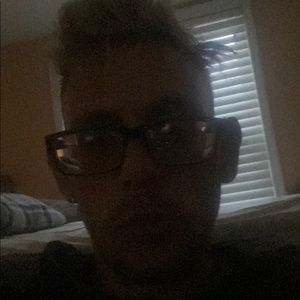 Meet your Posher, Efrain